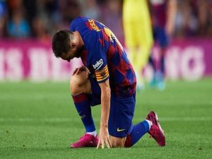 Tin bóng đá chiều 27/8: Messi không thể tự do rời Barca