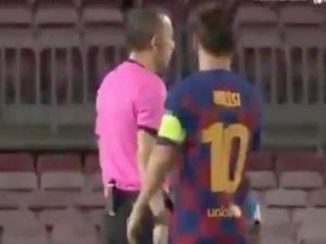 Tin bóng đá sáng 10/8: Messi bị trọng tài trả đũa sau khi từ chối bắt tay