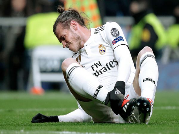 Tin bóng đá chiều 10/9: Vừa trở lại Real, Bale lại chấn thương