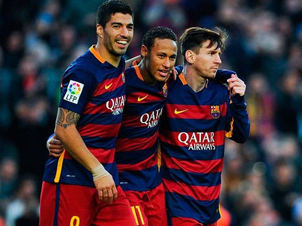 Tin bóng đá chiều 26/9: Barca bị Neymar, Alves và Eto’o đánh hội đồng