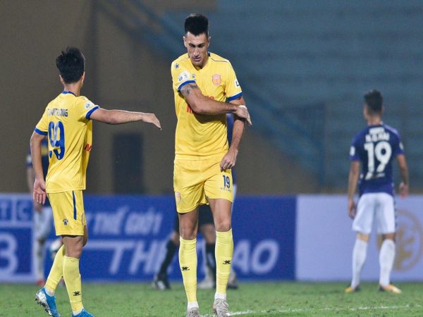 Bóng đá VN 5/10: V.League trở thành bãi rác ngoại binh của Thái Lan