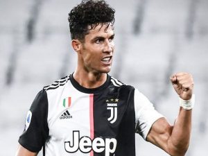 Tin bóng đá sáng 16/10: Ronaldo phá luật để trở lại Juventus