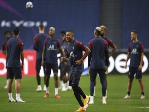 Bóng đá quốc tế 17/11: Mbappe quay lại tập luyện cùng Pháp