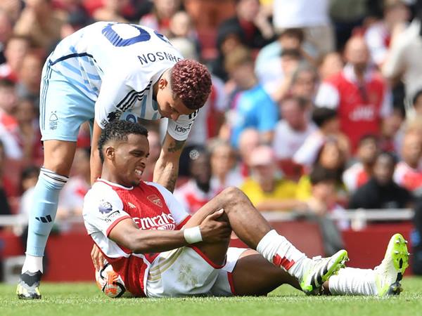 Tin bóng đá QT 15/8: Arsenal gặp hạn khi trung vệ bị thương