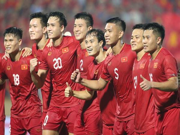Bóng đá Việt Nam ngày 3/11: Đội tuyển Việt Nam đón tin dữ