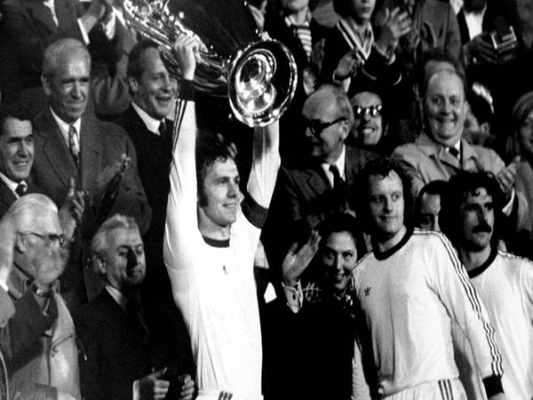 Bayern Munich vô địch C1 mùa giải 1974-75