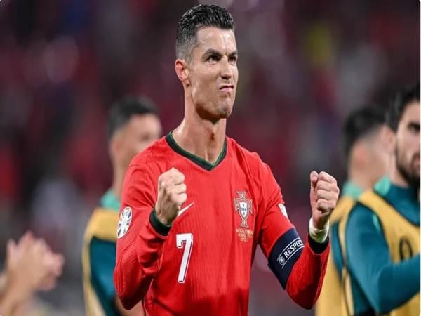 Cầu thủ ghi nhiều bàn thắng nhất trong lịch sử - Cristiano Ronaldo