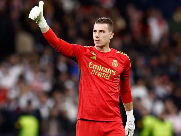 Tin BĐQT 11/11: Real Madrid giữ chân Lunin vì khủng hoảng nhân sự