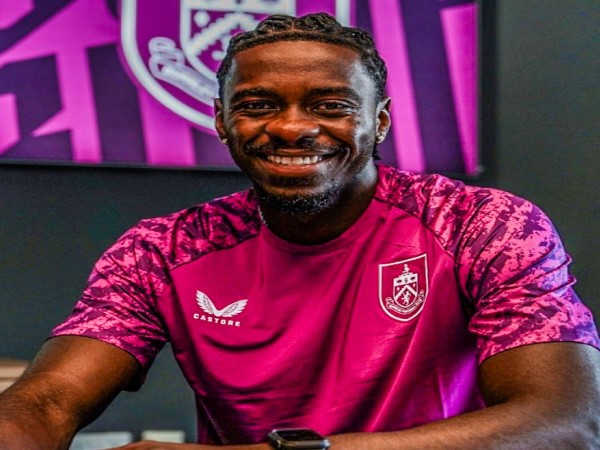 Tin MU: Axel Tuanzebe gia nhập Burnley hành trình hồi sinh Tin MU: Axel Tuanzebe gia nhập Burnley hành trình hồi sinh