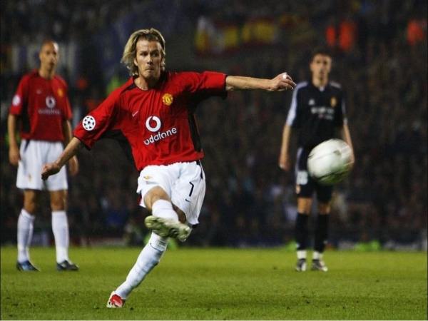 Beckham đá vị trí nào trong sơ đồ của Sir Alex Ferguson?