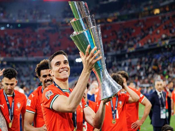 Bóng đá Anh: Tottenham vượt MU ở thương vụ Joao Palhinha