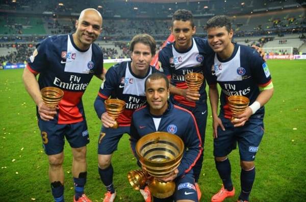 Hậu vệ Paris Saint Germain
