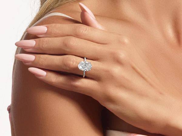 Chiêm bao thấy đi mua nhẫn kim cương