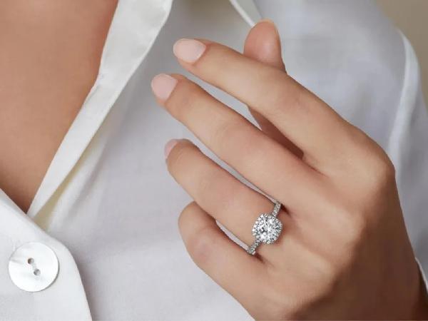 Nằm mơ thấy nhẫn kim cương là điềm gì, con số gì phát tài?