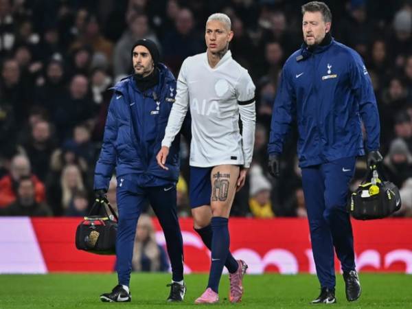 Bóng đá Anh: Richarlison bỏ lỡ derby Bắc London
