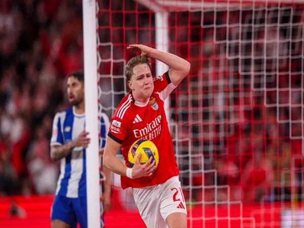 Tin Barca: CLB Barcelona nhắm cầu thủ Schjelderup của Benfica