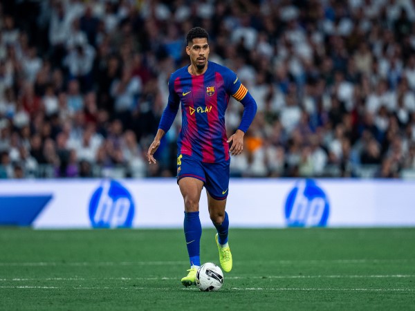 Thế hệ kế thừa các hậu vệ huyền thoại của Barca